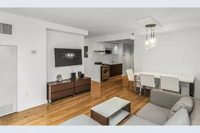 39-16 Prince Street #5E, Flushing, NY 11354 - Photo 9