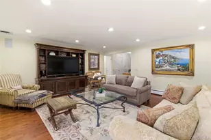 23 Astro Pl, Dix Hills, NY 11746 - Photo 17