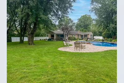 23 Astro Place, Dix Hills, NY 11746 - Photo 3