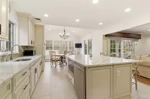 23 Astro Pl, Dix Hills, NY 11746 - Photo 15