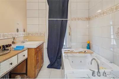 7 The Court, New Rochelle, NY 10801 - Photo 23