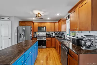 24 Watkins Drive, Walden, NY 12586 - Photo 3