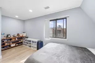 63 Acorn Ponds Dr, Roslyn, NY 11576 - Photo 17