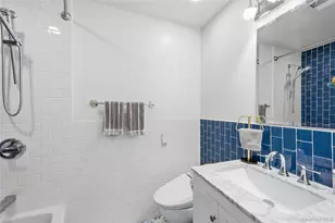 63 Acorn Ponds Dr, Roslyn, NY 11576 - Photo 15