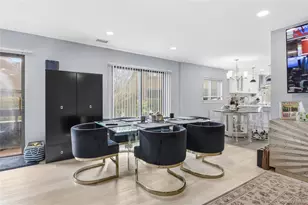 63 Acorn Ponds Dr, Roslyn, NY 11576 - Photo 5