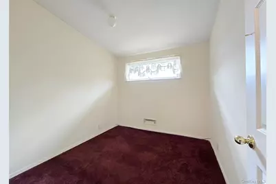 32 Dennis Drive, Ronkonkoma, NY 11779 - Photo 9