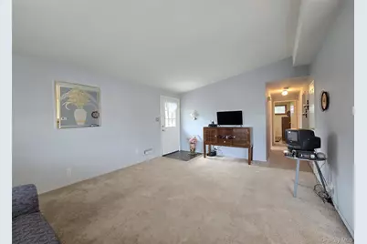 32 Dennis Drive, Ronkonkoma, NY 11779 - Photo 7