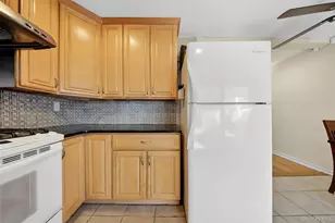 69-20 199th St, Fresh Meadows, NY 11365 - Photo 9