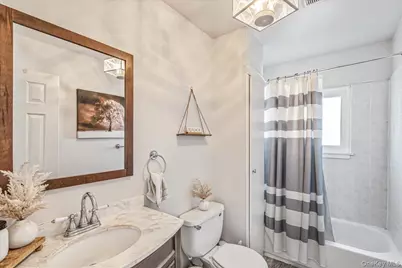 214 Woodycrest Drive, Holtsville, NY 11742 - Photo 21