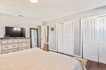 214 Woodycrest Drive, Holtsville, NY 11742 - Photo 15