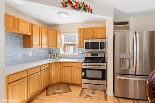 727 E 83rd St, Brooklyn, NY 11236 - Photo 3