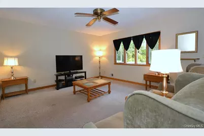 120 Arlington Road, Ronkonkoma, NY 11779 - Photo 11