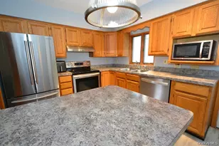 120 Arlington Rd, Ronkonkoma, NY 11779 - Photo 5