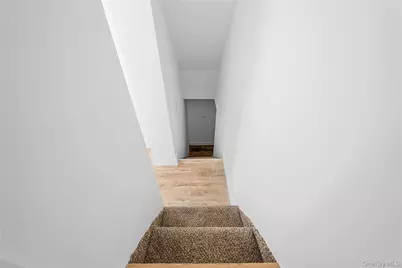 87 Parsons Drive, Hempstead, NY 11550 - Photo 17