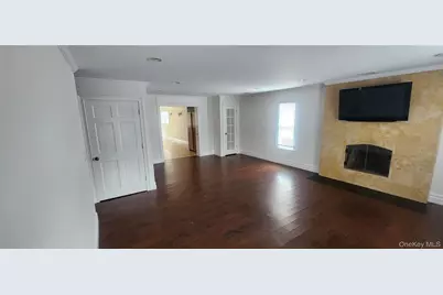 1524 Express Drive S, Brentwood, NY 11717 - Photo 3
