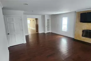 1524 Express Dr S, Brentwood, NY 11717 - Photo 3
