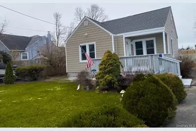 8 Grant Avenue, Brentwood, NY 11717 - Photo 3