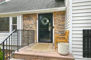 8 Sherwood Dr, Huntington, NY 11743 - Photo 3