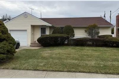 121 Farnum Boulevard, Franklin Square, NY 11010 - Photo 1
