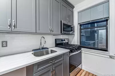 61-40 Saunders #A11, Rego Park, NY 11374 - Photo 5