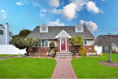 265 N Syracuse Avenue, Massapequa, NY 11758 - Photo 1