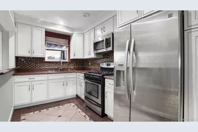 2524 Radcliff Avenue, Bronx, NY 10469 - Photo 5