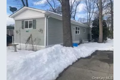 1661 Old Country Road #251, Riverhead, NY 11901 - Photo 1