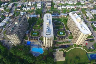 17-85 215th St, Bayside, NY 11360 - Photo 29