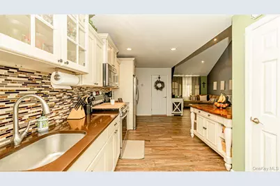 67 Sheldon Street, Central Islip, NY 11722 - Photo 11