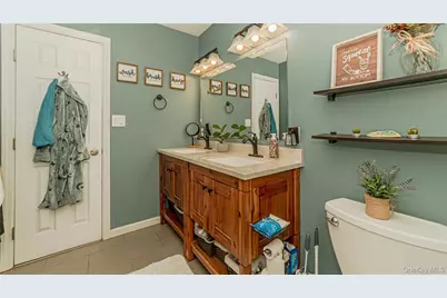 67 Sheldon Street, Central Islip, NY 11722 - Photo 19