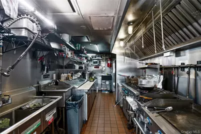 379 Sunrise Highway, Lynbrook, NY 11563 - Photo 13