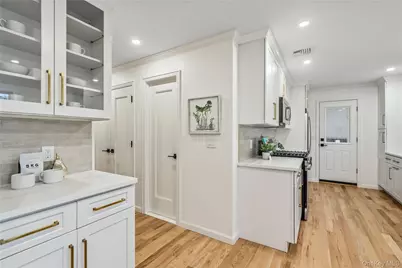 2 Mohegan Drive, Massapequa, NY 11758 - Photo 15