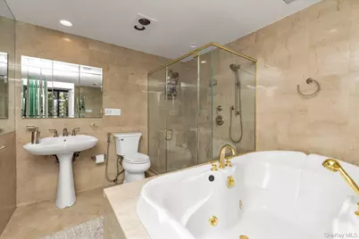 9-05 162 Street #6D, Whitestone, NY 11357 - Photo 11