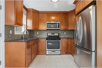 71 Glen Road, Yonkers, NY 10704 - Photo 9