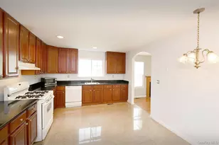 34 Dunes Ln, Port Washington, NY 11050 - Photo 5