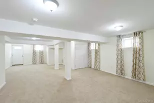 34 Dunes Ln, Port Washington, NY 11050 - Photo 13