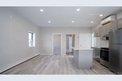 4001 Broadway, Island Park, NY 11558 - Photo 5