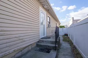 4001 Broadway, Island Park, NY 11558 - Photo 23