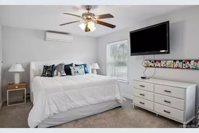 30 Squires Boulevard, Hampton Bays, NY 11946 - Photo 9