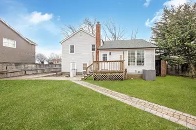 70 E Minerva Road, Lindenhurst, NY 11757 - Photo 19