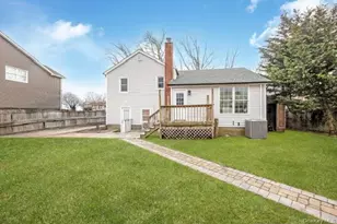 70 E Minerva Rd, Lindenhurst, NY 11757 - Photo 19