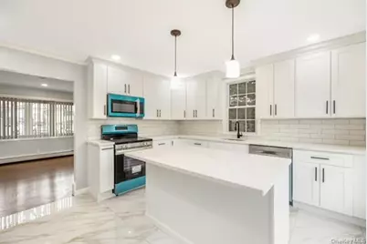 70 E Minerva Road, Lindenhurst, NY 11757 - Photo 5