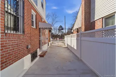 115-11 Parkway Drive, Elmont, NY 11003 - Photo 27