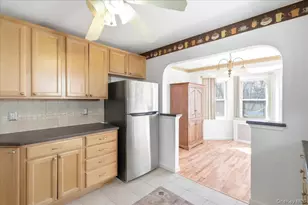 11511 Parkway Dr, Elmont, NY 11003 - Photo 9