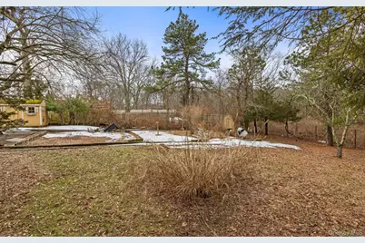 902 Old Medford Avenue, Medford, NY 11763 - Photo 19