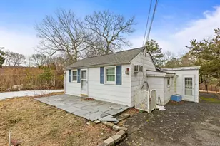 902 Old Medford Ave, Medford, NY 11763 - Photo 3