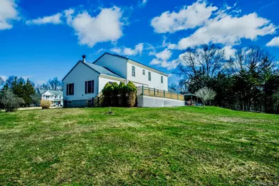 24 Sesame Street, Rock Tavern, NY 12575 - Photo 5