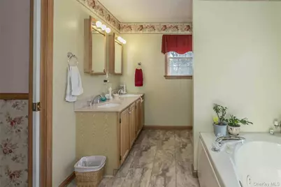 24 Sesame Street, Rock Tavern, NY 12575 - Photo 23