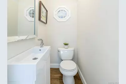 2 Plymouth Road, Port Washington, NY 11050 - Photo 13