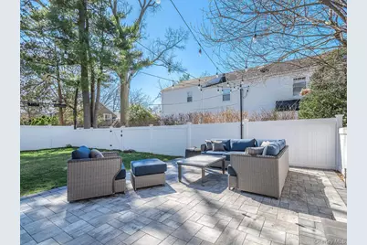 2 Plymouth Road, Port Washington, NY 11050 - Photo 19